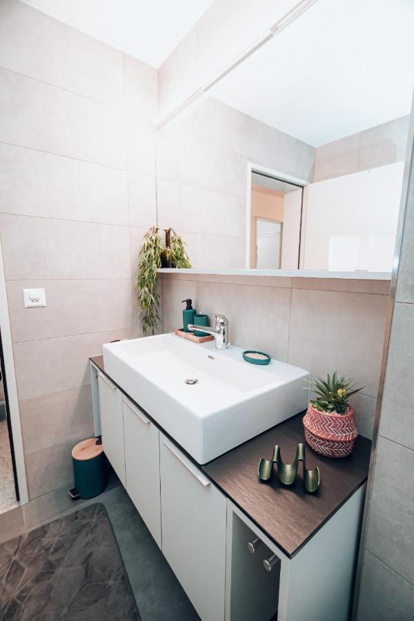 Central Apartment - Culture & Nightlife In One Visp Exteriör bild